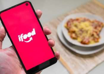 iFood busca liderança no mercado com vale-refeição próprio