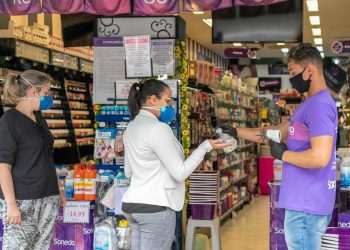 Fluxo de pessoas no varejo físico sobe mais de 500% em abril