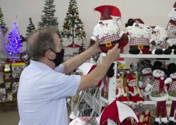 Comércio paulista deve crescer só 1% no Natal, prevê FecomercioSP