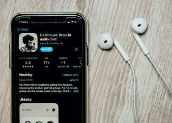 Clubhouse supera TikTok em buscas; veja como a nova rede pode ajudar seu negócio