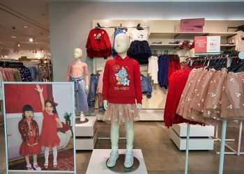 H&M começa a oferecer aluguel de roupas para crianças na Europa