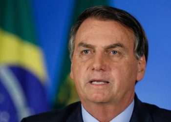 Bolsonaro nega interferência na Petrobras e critica Castello Branco