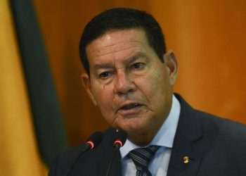 Mourão diz que Petrobras já tomou outros tombos no passado e voltou