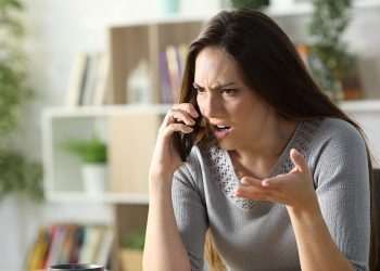 Dificuldade para tirar dúvidas e atraso são principais reclamações no e-commerce