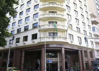 Hotéis em crise são transformados em moradia