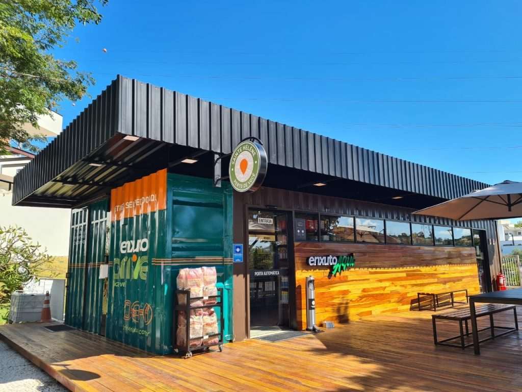 Enxuto inaugura duas lojas por mês e supera meta de expansão em 2021