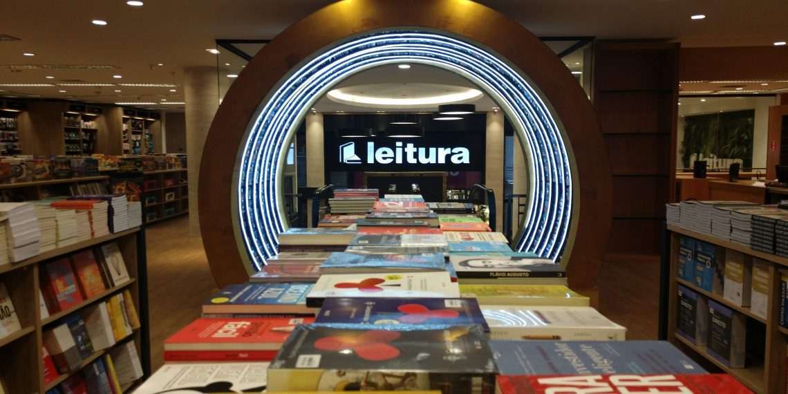 Livrarias passam por transformações para enfrentar gigantes da internet
