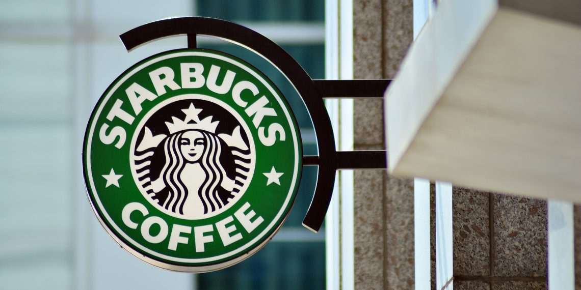 Starbucks renova programa de fidelidade e aprimora experiência digital