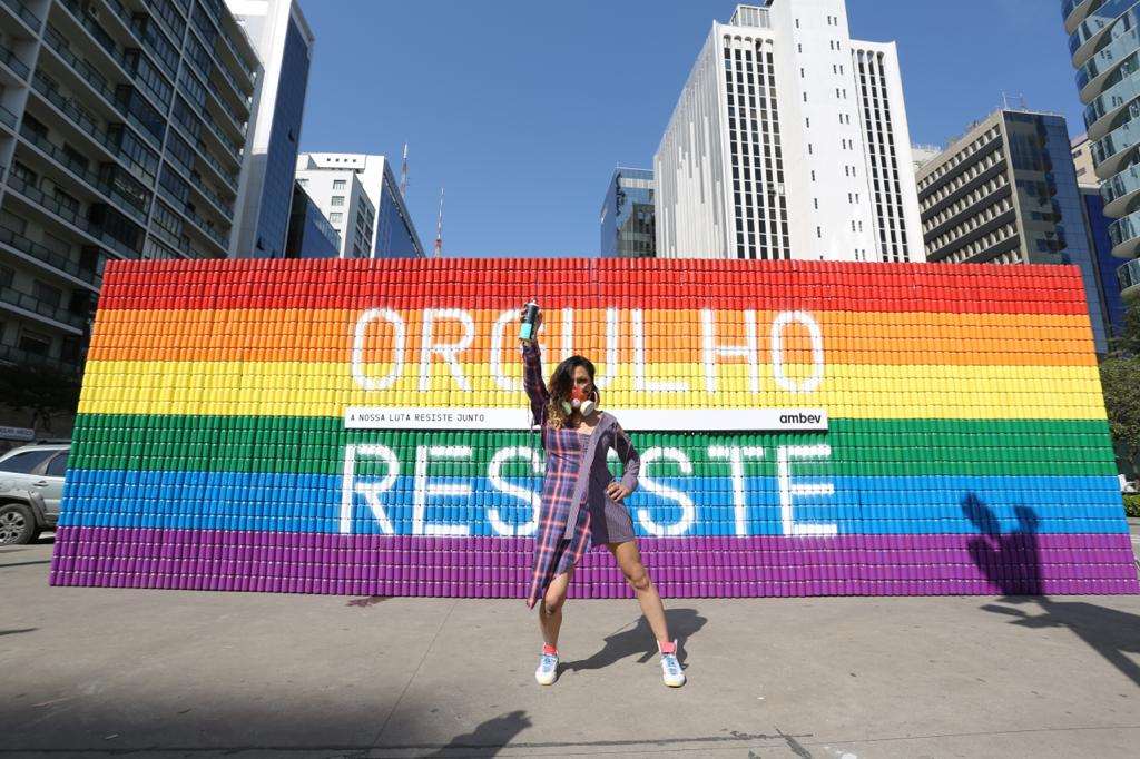 Ambev cria mural móvel LGBTQIA+ em praças emblemáticas de São Paulo