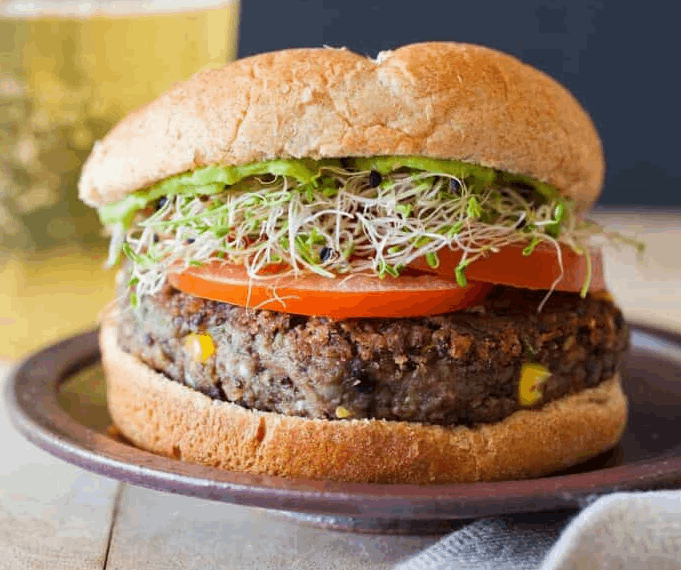 Kellogg expande parceria com Sodexo para incluir hambúrgueres à base de plantas