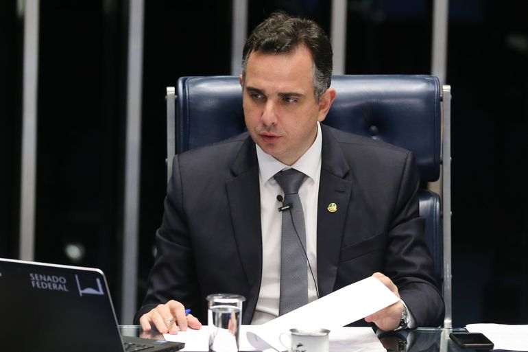 Pacheco convoca sessão do Congresso para votar LDO amanhã