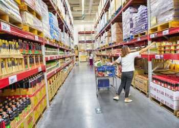 Sam's Club aposta em tecnologia que permite que clientes escaneiem e despachem produtos