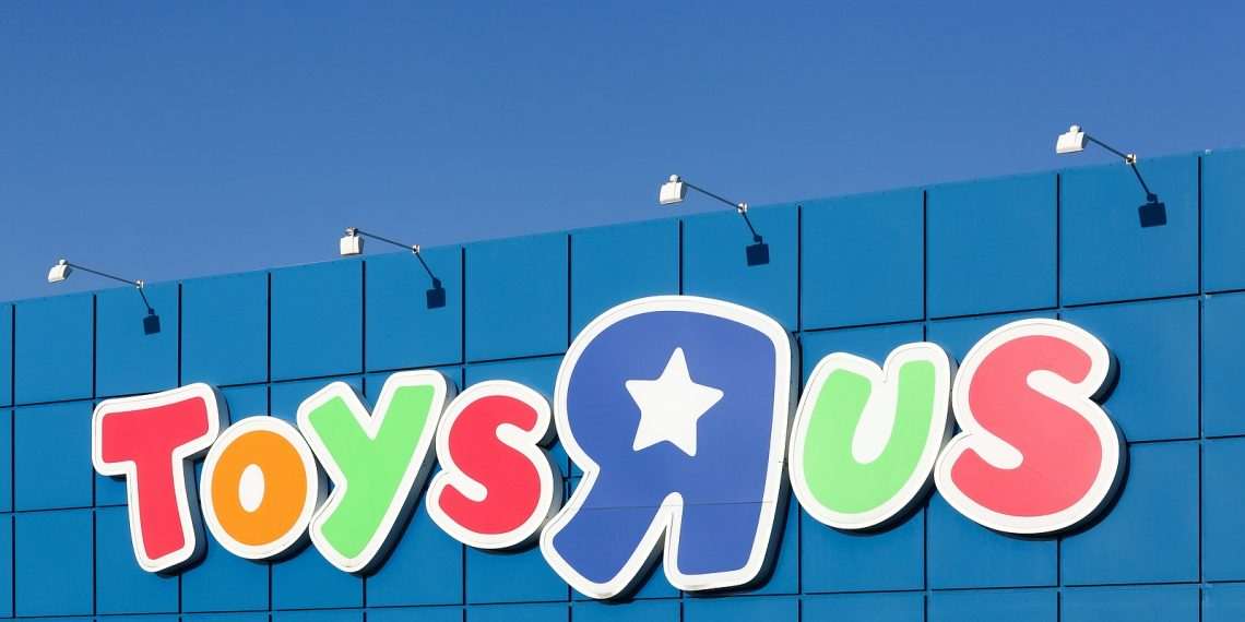Toys "R" Us chegará a mais de 400 lojas Macy's nos EUA no ano que vem