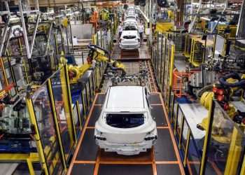 Depois de cinco meses, GM reabre fábrica do Onix em Gravataí