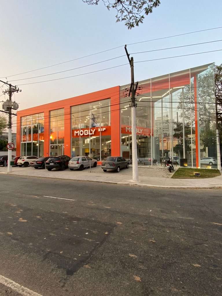 Mobly lança modelo de franquia com lojas compactas e prateleira infitita