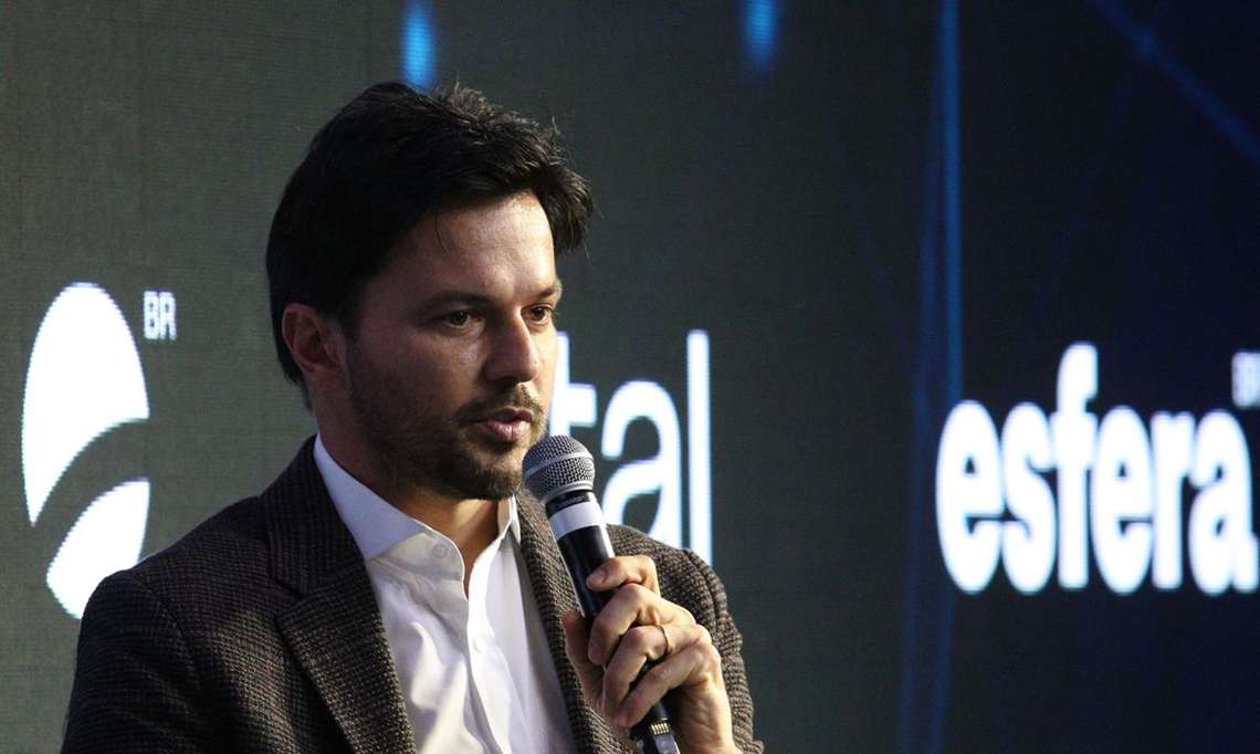 Correios perderá espaço para outras empresas se não for privatizado, diz ministro