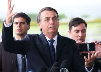 Bolsonaro nega ter culpa pela crise: ‘Ache um cara melhor’