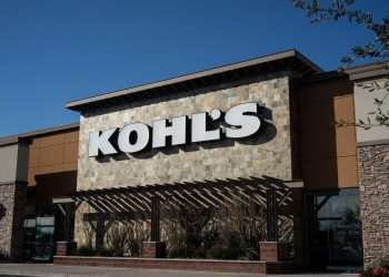 Como as lojas de departamentos estão atraindo os clientes de volta nos EUA