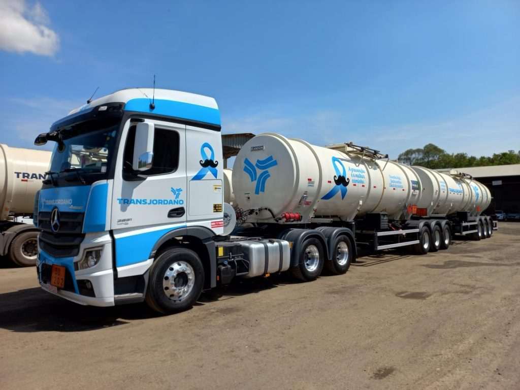 Novembro Azul: TransJordano personaliza caminhão em campanha de prevenção
