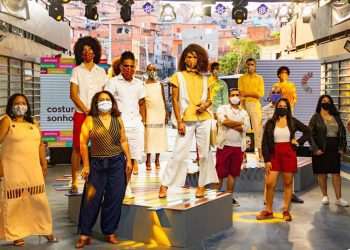 Instituto C&A chama atenção para o futuro da moda em projeção na Consolação