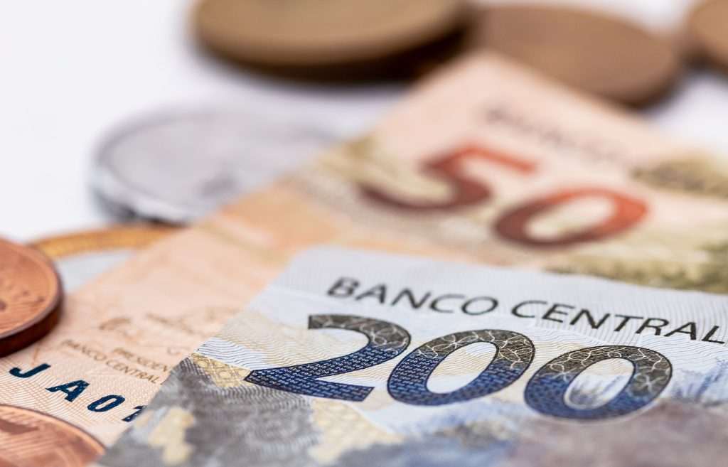 Saque extra do FGTS pode ir a R$ 1 mil e injetar R$ 30 bilhões na economia