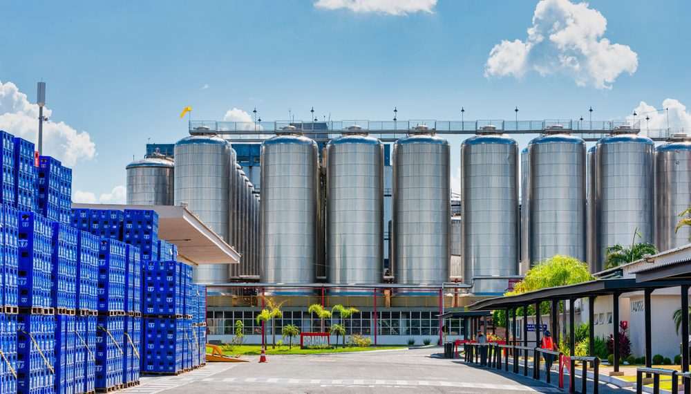 Ambev quer zerar emissões de carbono próprias e de terceiros até 2040