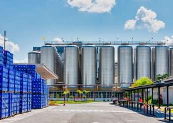 Ambev quer zerar emissões de carbono próprias e de terceiros até 2040