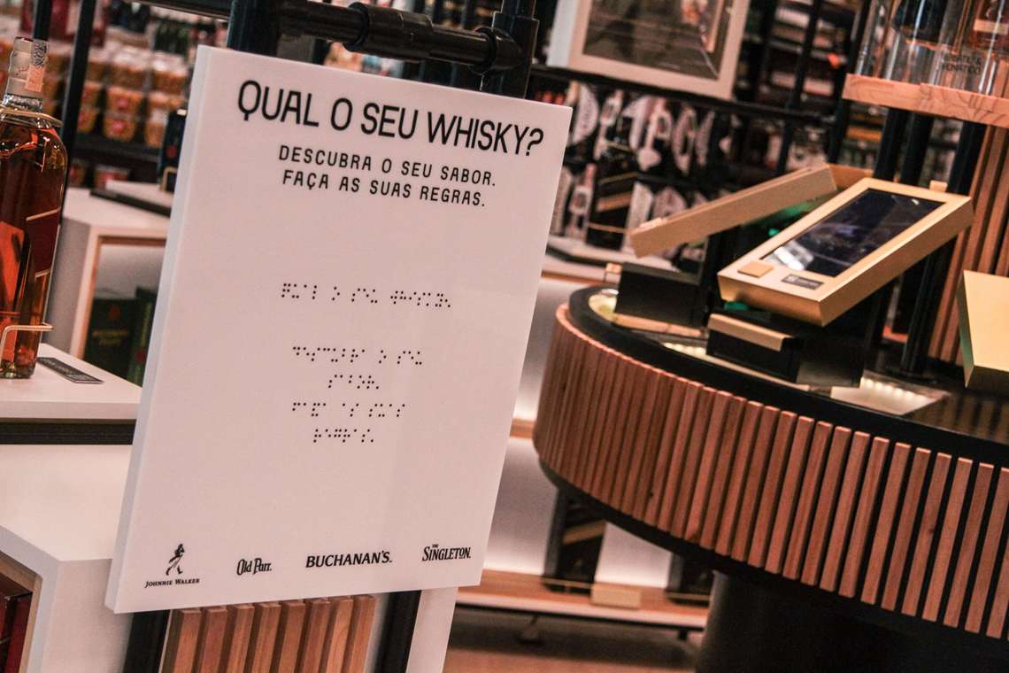 Diageo, dona da Johnnie Walker, aposta no modelo store in store no Brasil