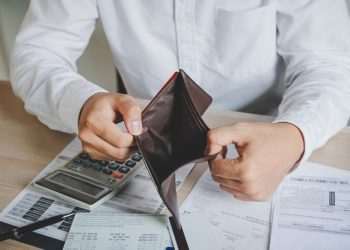 Brasileiros entram na lista do calote por deixar de pagar gasto com alimento