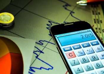 Economia cai 0,1% no terceiro trimestre e Brasil entra em recessão técnica