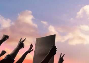 Servidores aprovam paralisações em janeiro e discutem greve para fevereiro