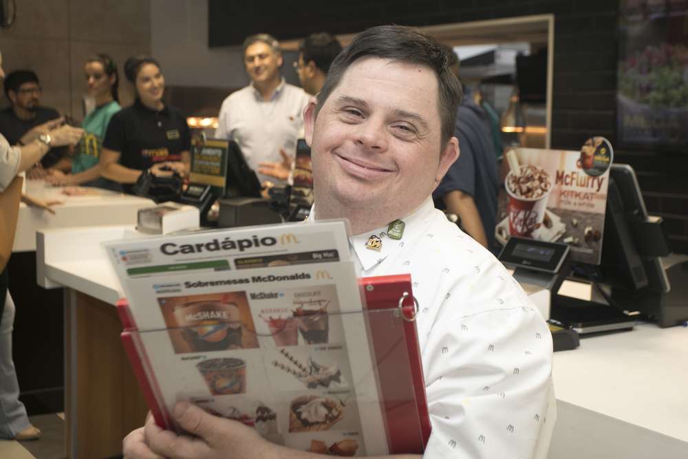 McDonald's amplia iniciativas voltadas a pessoas com deficiência