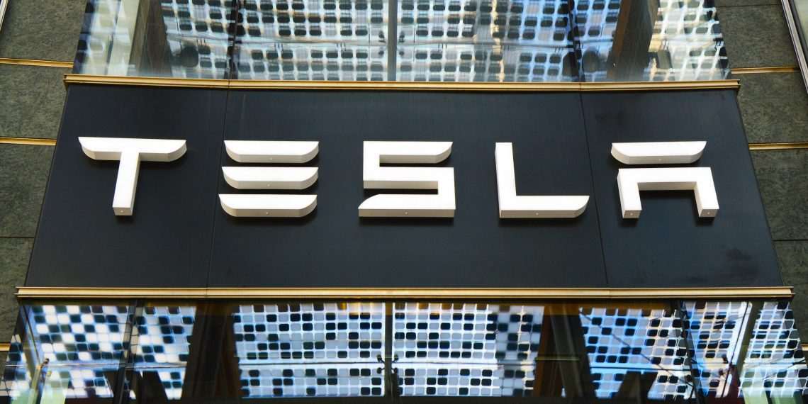 Elon Musk vende mais cerca de 1 milhão de ações da Tesla