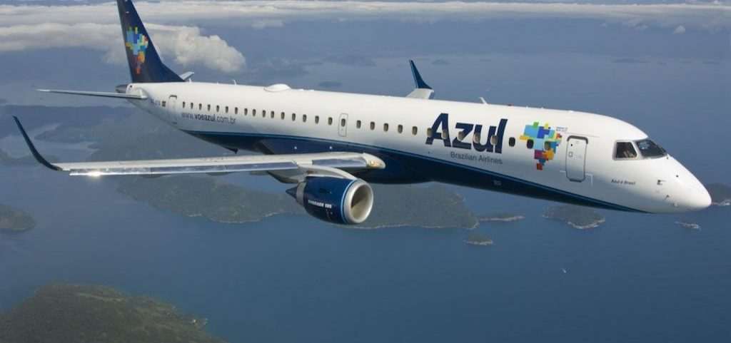 Azul anuncia suspensão de operações em 14 cidades do país; confira a lista