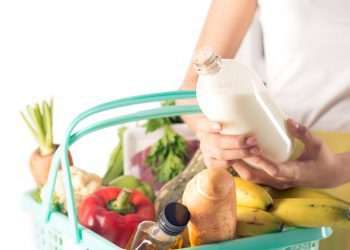 Famílias latino-americanas comprometem até 35% da renda com cesta básica