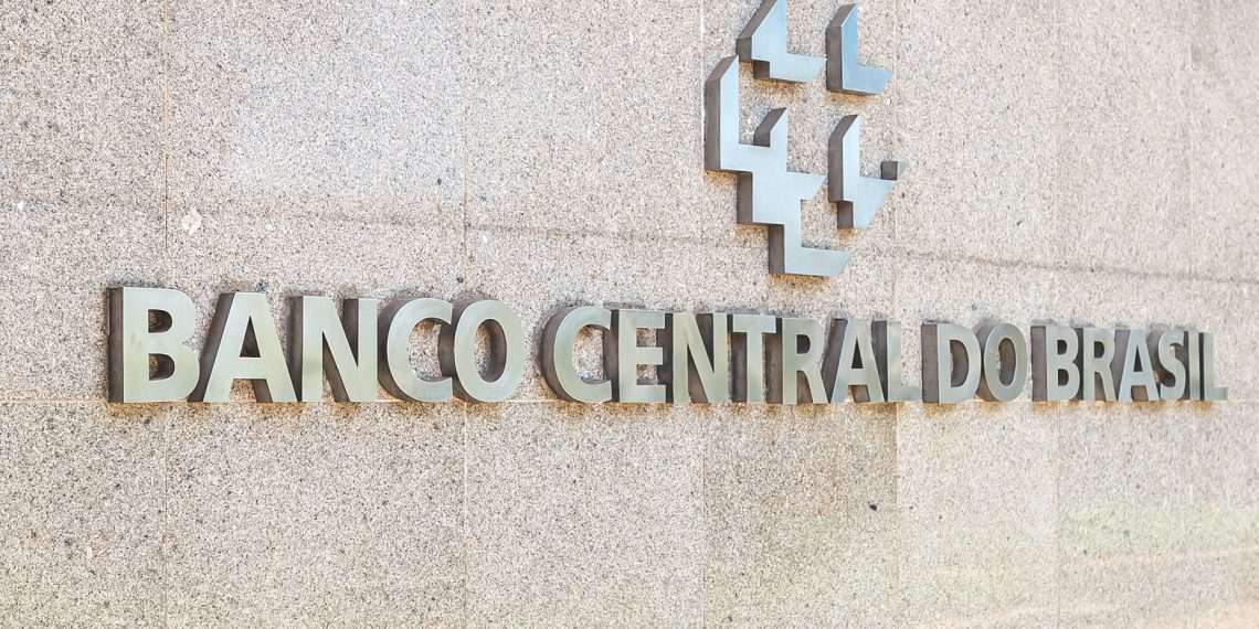 Juros médios cobrados pelos bancos chegam a 42,3% ao ano em janeiro