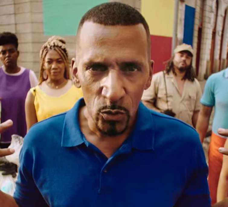 Ambev oferece auxílio financeiro e bolsas de estudo para catadores e ambulantes