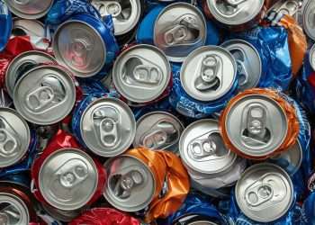 Reciclagem de latas de alumínio para bebidas chega a 98,7% em 2021