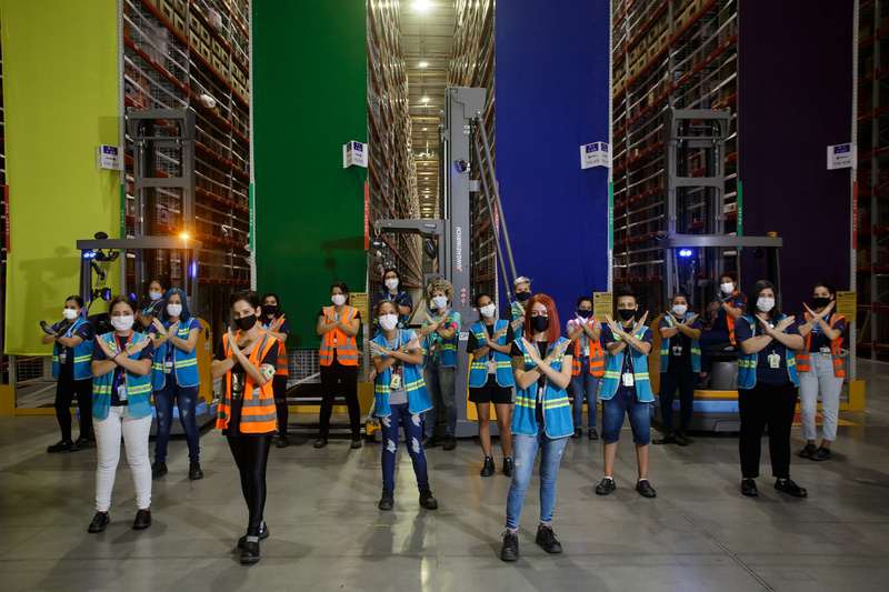 Empresas ampliam participação de mulheres em cargos de liderança