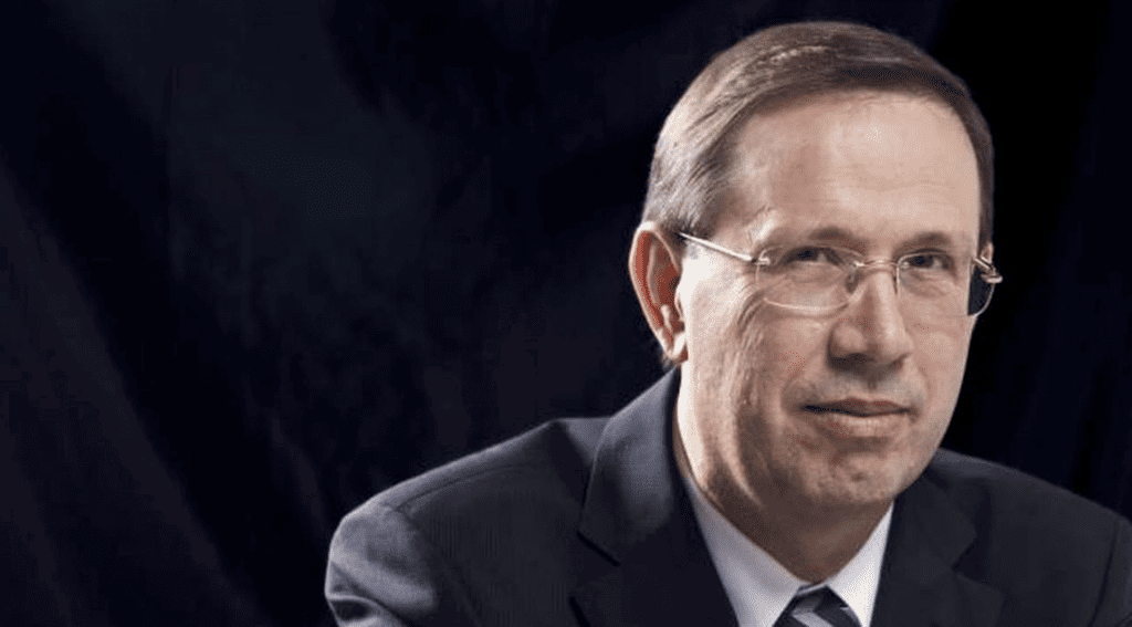 Após polêmicas, Carlos Wizard quer ser mentor de empresários