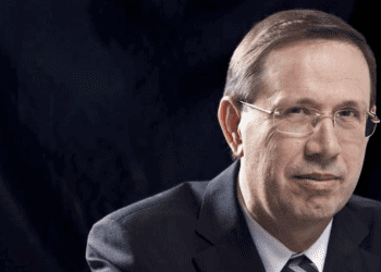 Após polêmicas, Carlos Wizard quer ser mentor de empresários