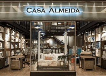 Casa Almeida inaugura loja com consultoria especializada e ambiente para experimentação