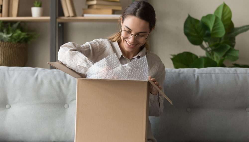 Aumento da oferta de frete grátis faz triplicar compras online de bebidas e alimentos