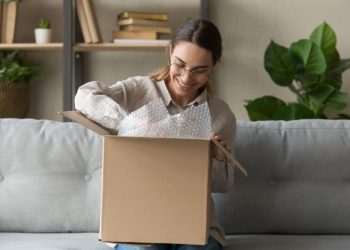 Aumento da oferta de frete grátis faz triplicar compras online de bebidas e alimentos