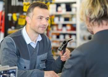 Comércio de material de construção cria próprio banco digital