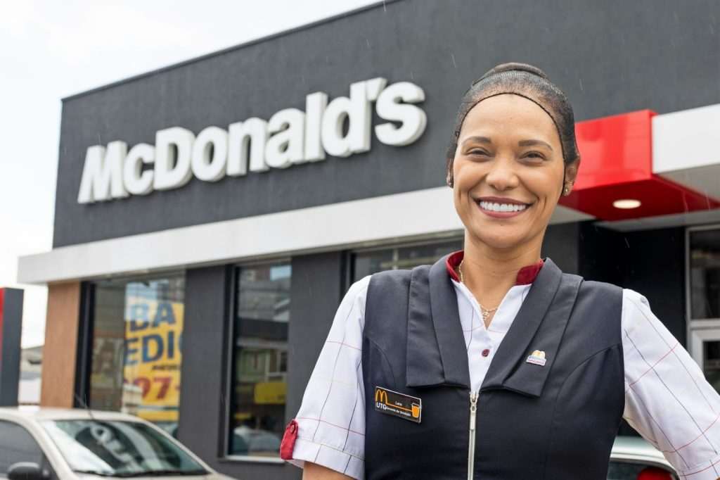 Empresas ampliam participação de mulheres em cargos de liderança