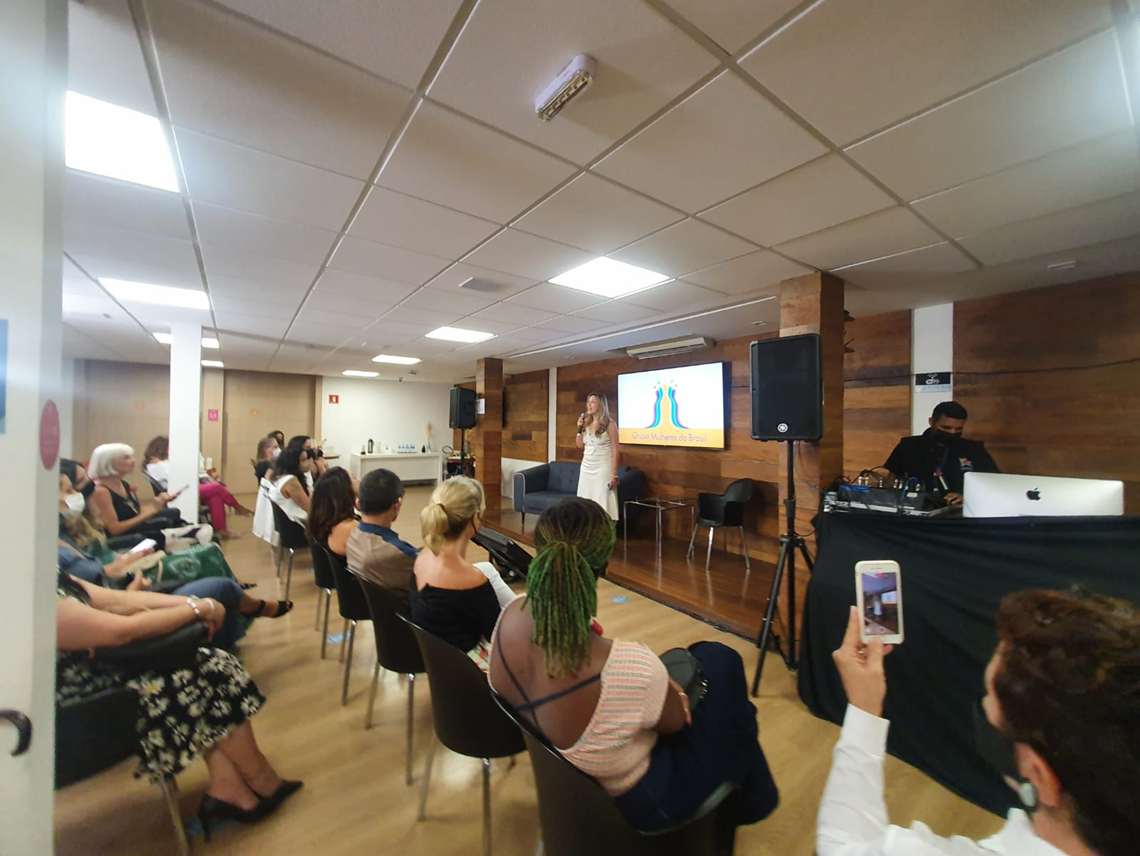 Mulher empreendedora: realização pessoal é principal motivação; falta de crédito, maior desafio