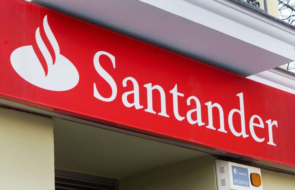 Santander condena invasão e diz que não fará negócios com empresas russas