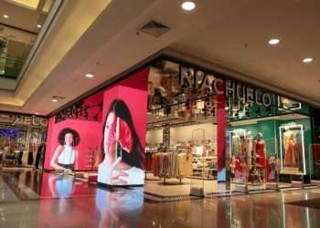 Empresa de painel de LED "pivota" na pandemia e cresce mais de 20% ao ano no varejo