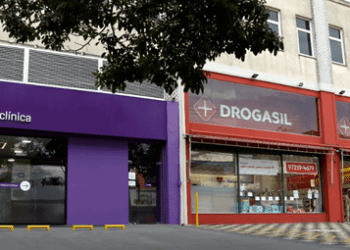 Labi Exames vai abrir clínicas de saúde ao lado de farmácias da Raia Drogasil